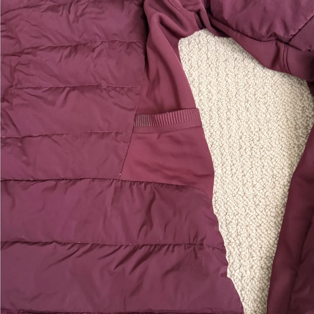 Women's Burgundy puffer jacket - hooded - Picture 8 of 8